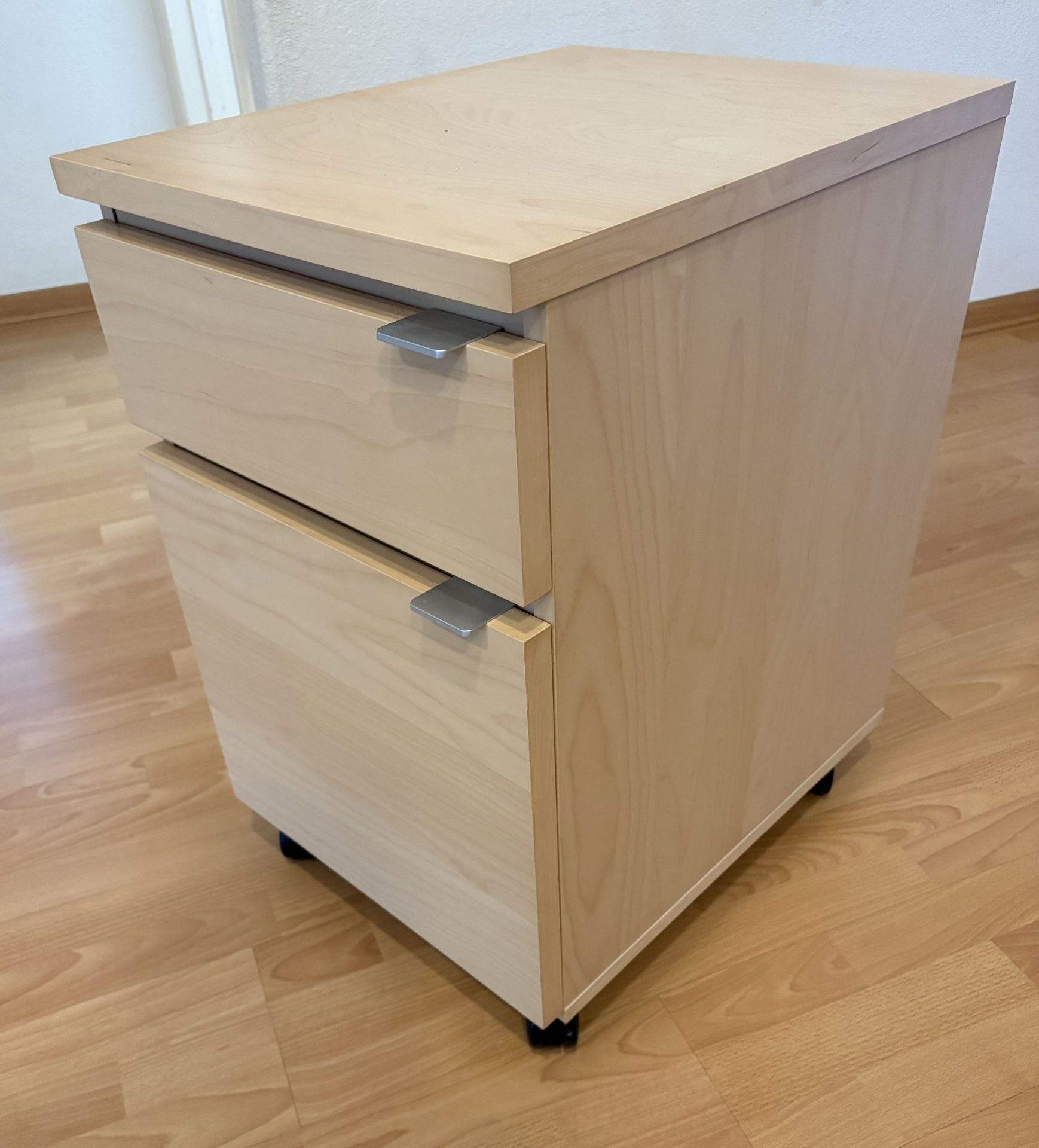 File Cabinet And Drawer On Wheels