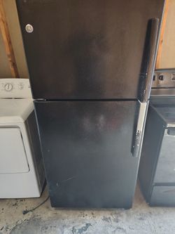 Black ge refrigerator