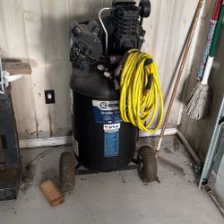 30 Gallon Kobalt Cast Iron Air Compressor 