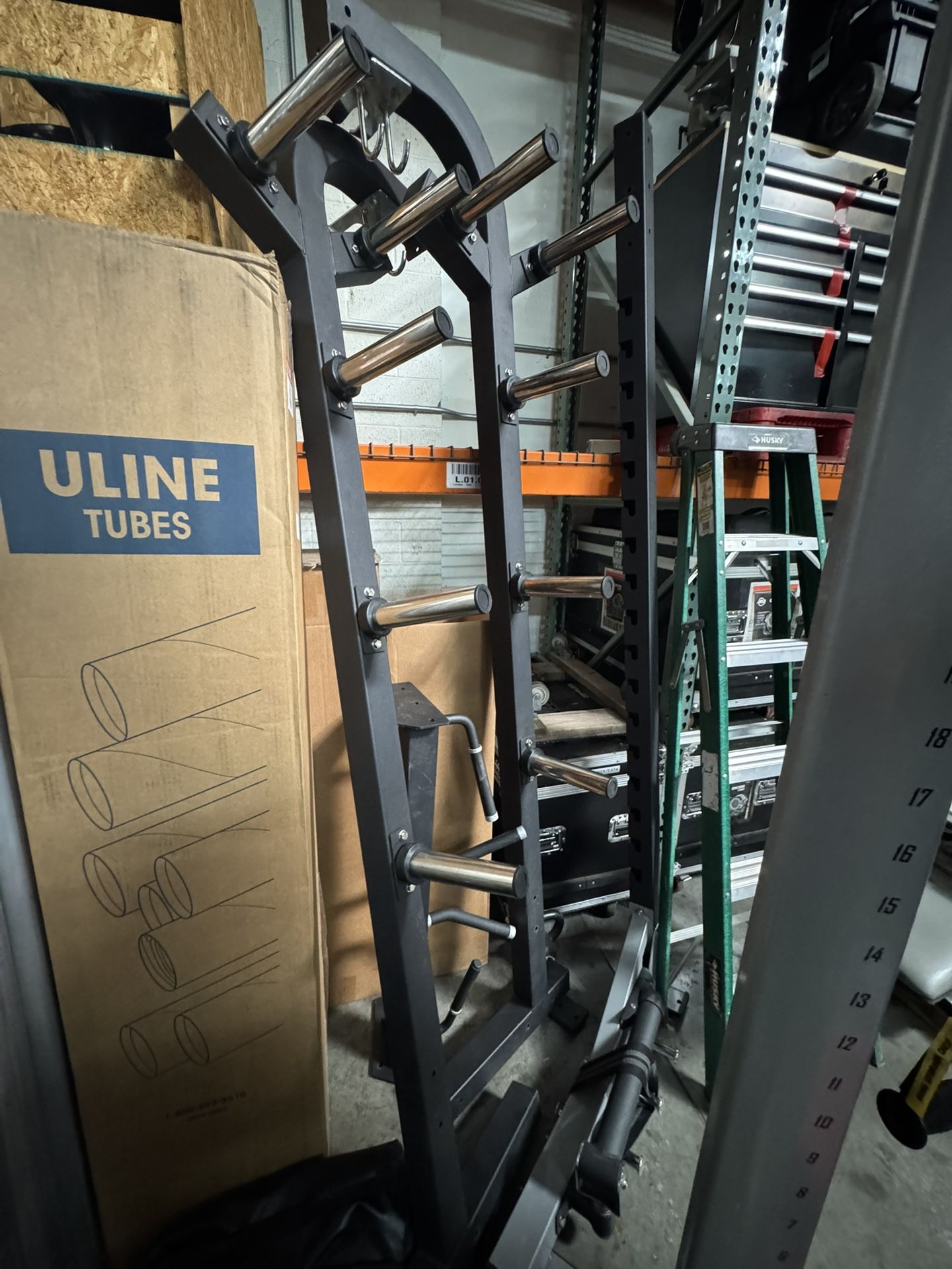 Squat Rack Needs Bolts To Put Together Excellent Condition