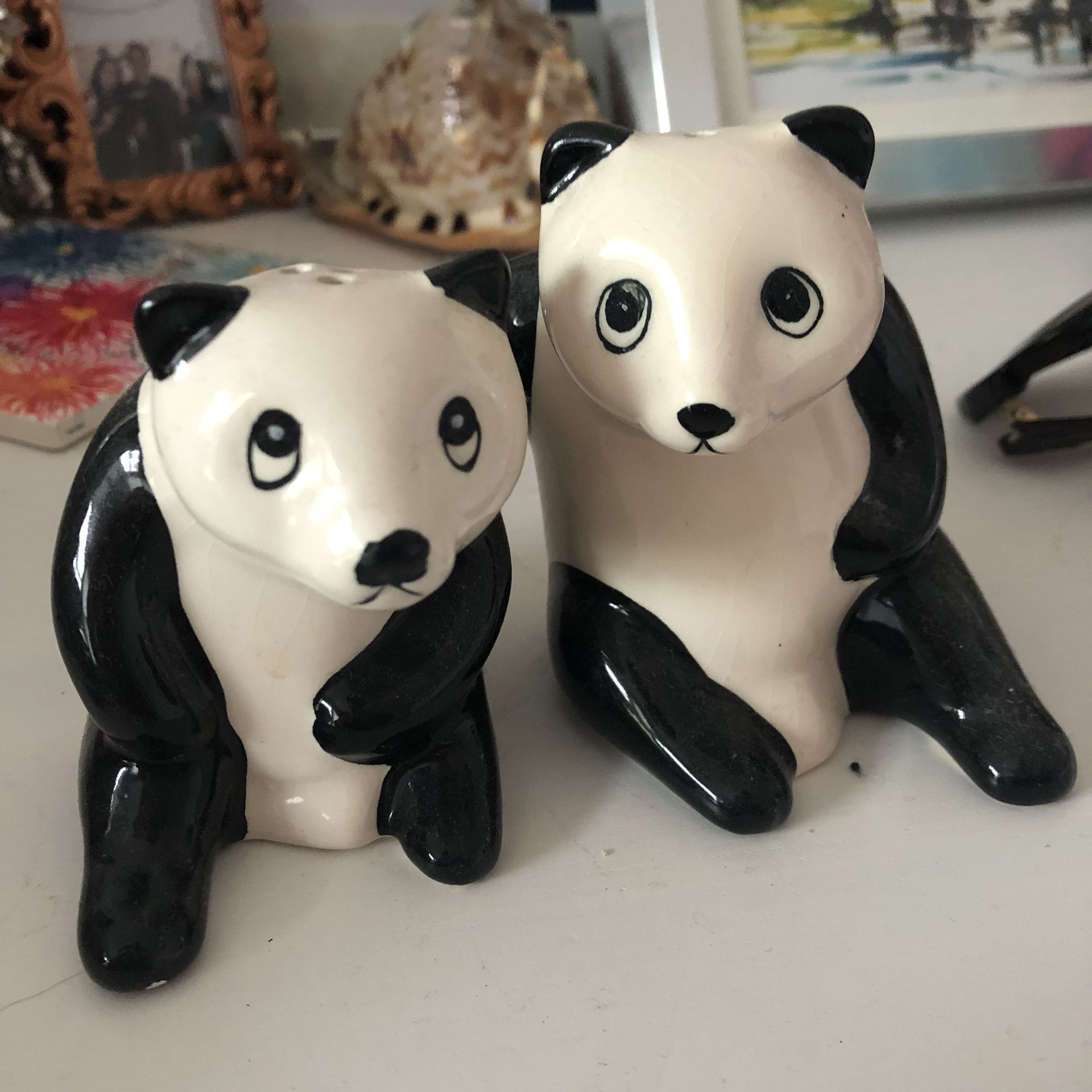 Urban Outfitters panda set salt and pepper shakers