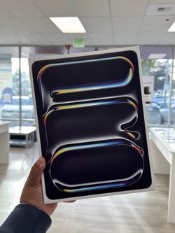 Apple - 13-inch iPad Pro M5 chip with OLED (Wi-Fi) 256GB Space Black New