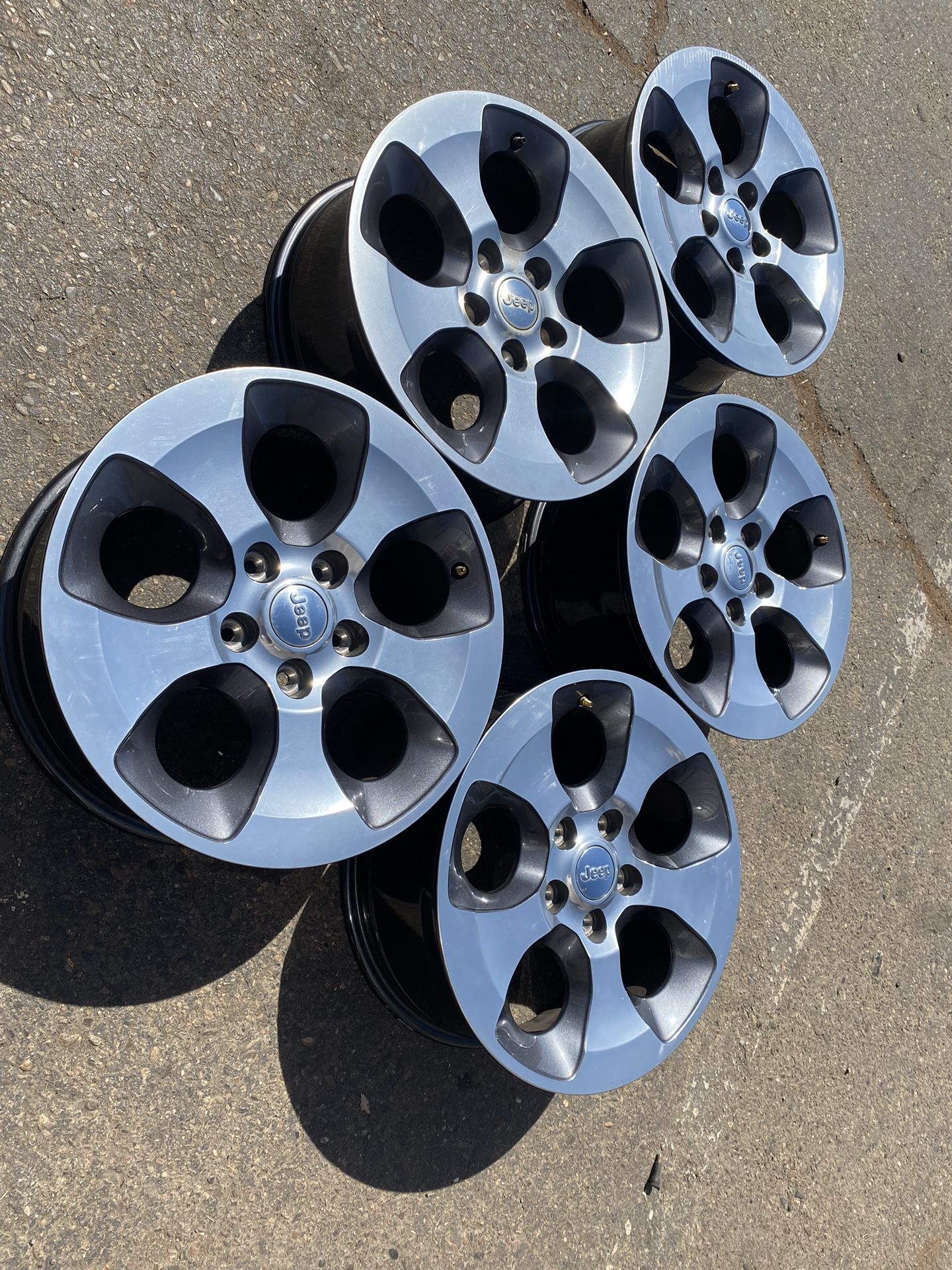 Factory 18” Jeep 5x5 rims ~ great condition ~ wrangler ~ rubicon ...