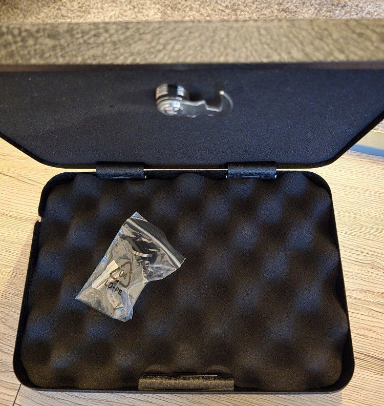 Safety Security Box- w key 5x6 New