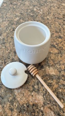Honey pot with wand