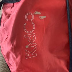 Like New Kidco Peapod Plus Portable Child Travel Bed