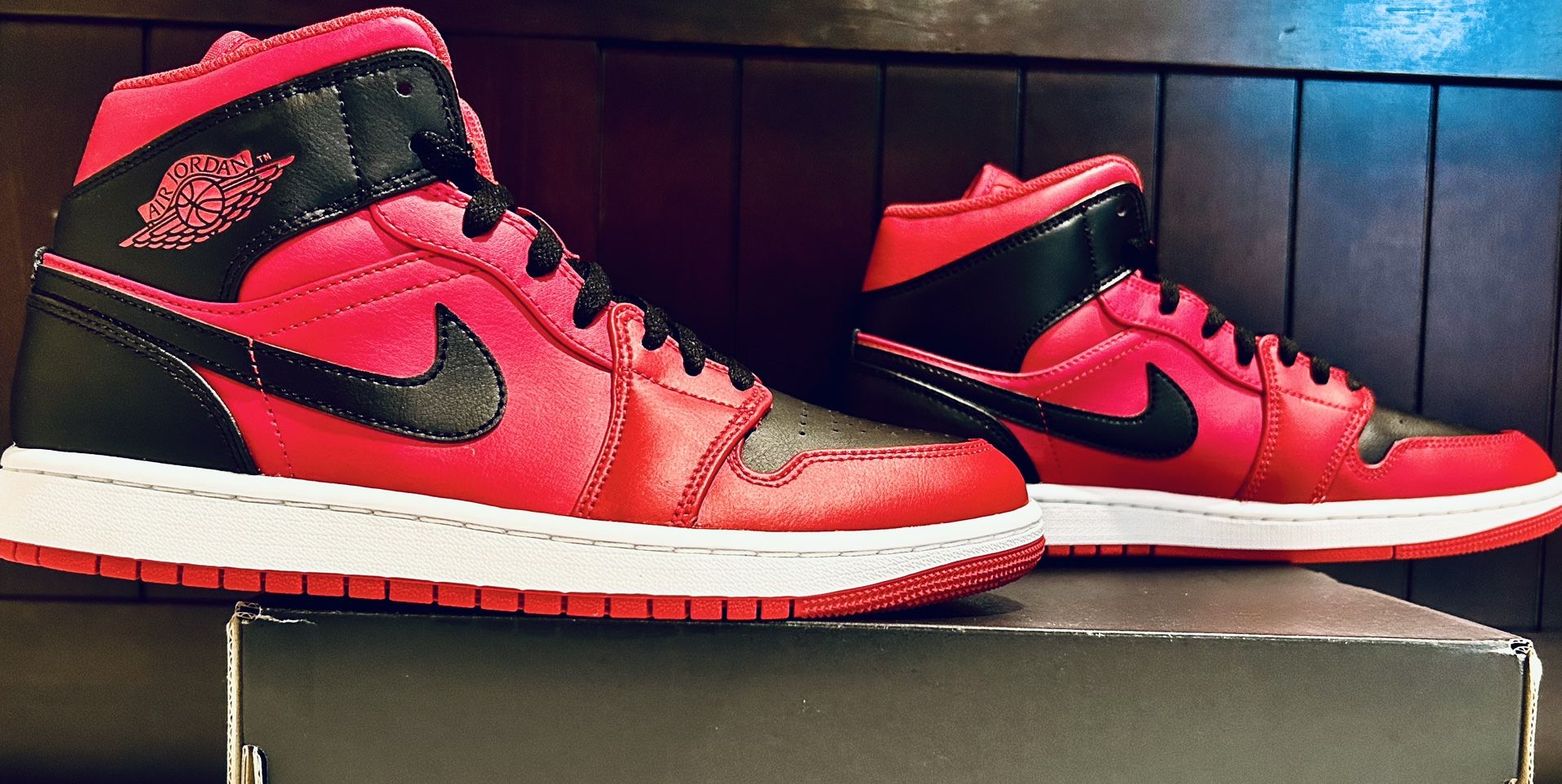 Limited Edition Air Jordan Mid, Gym red/Black White