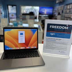 MacBook Pro 13” 16GBS Ram/ 256SSD with Final Cut & Logic Pro 