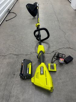 Ryobi 40V 15 in. Expand-It Cordless Battery Attachment Capable String Trimmer with 6Am battery and charger