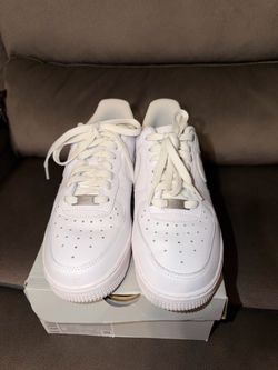 Nike Air Force 1 '07 WMNS White Sneakers // back to school shoes