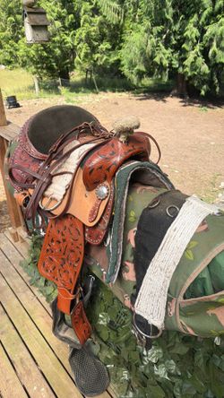 Saddle