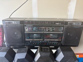 Sanyo AM/FM Stereo Double Cassette Boombox