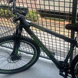 SPORT/MOUNTAIN BIKE LIKE NEW 