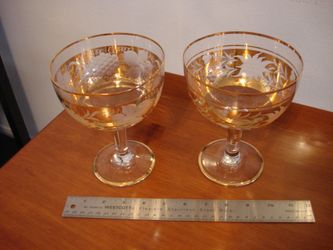 DECORATIVE GLASSES