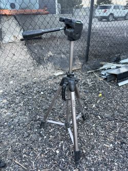 Dolica WT3770 Tripod