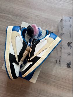 Size 8.5 men jordan 1 low