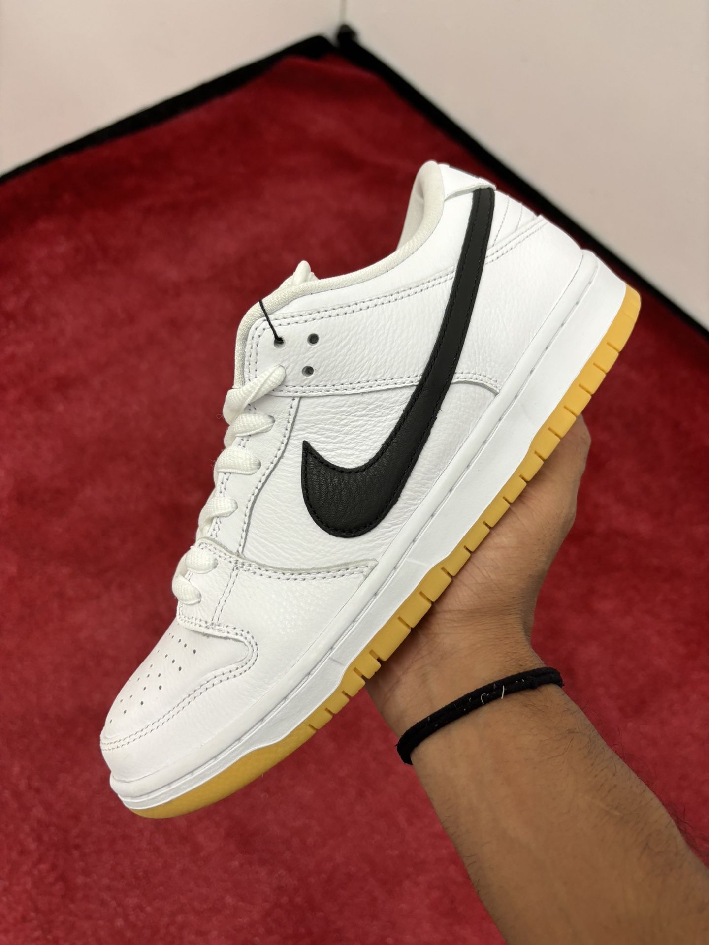 Nike SB Dunk Low - White Gum