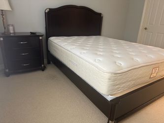 Queen bedroom set