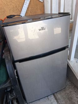 Mini fridge