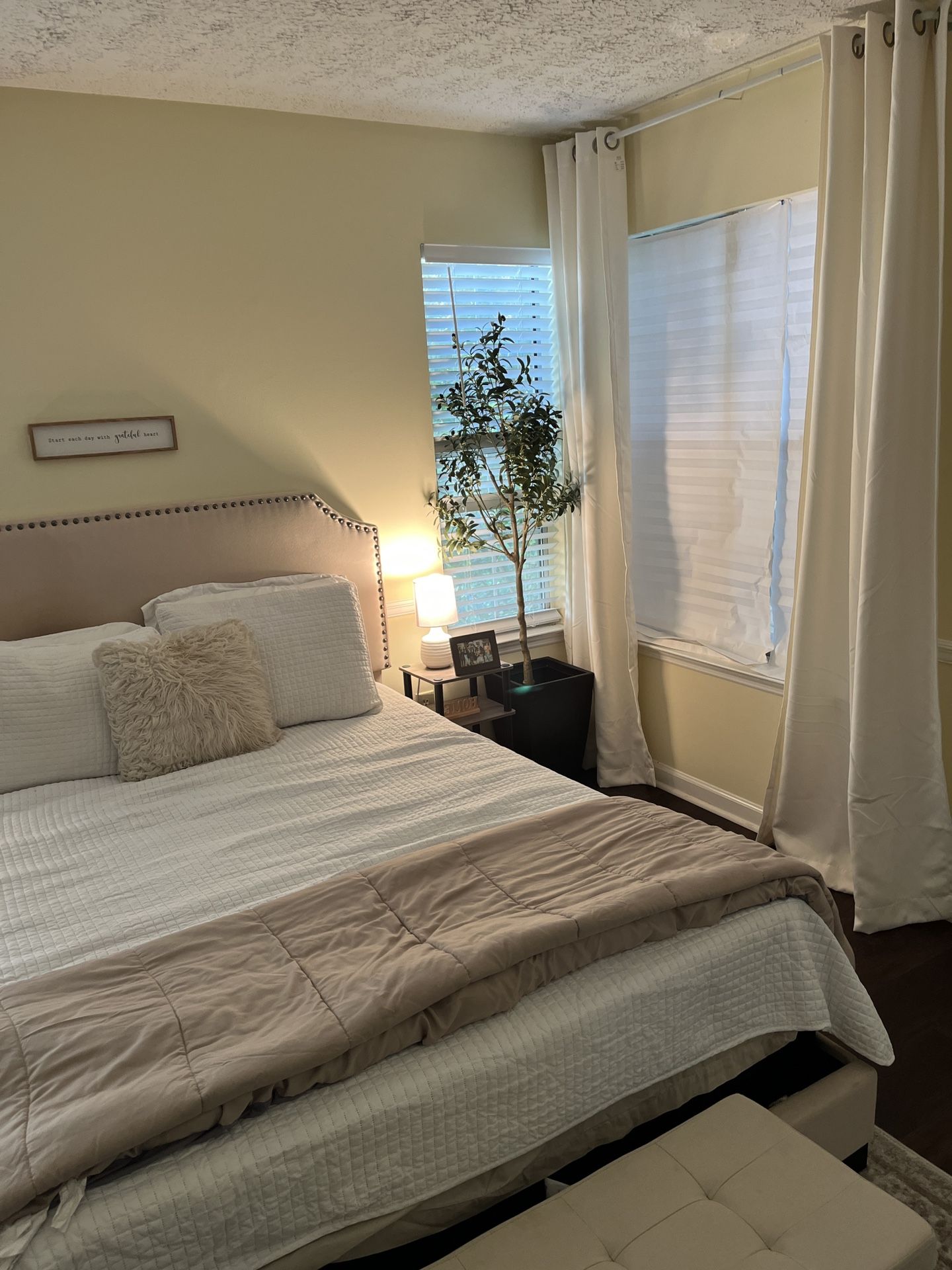 Entire Queen Bedroom Set For Sale for Sale in Stone Mountain, GA OfferUp