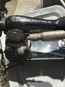 Vintage Universal Electric Sewing Machine – Black & Gold – Untested