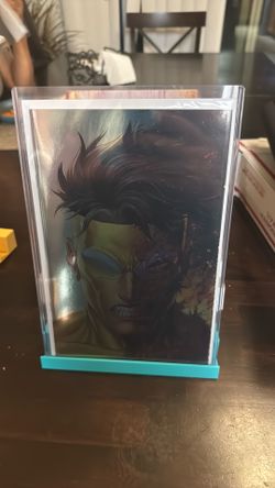 Invincible comic virgin foil edition