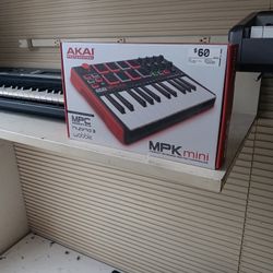 Compact Keyboard And Pad Controller 