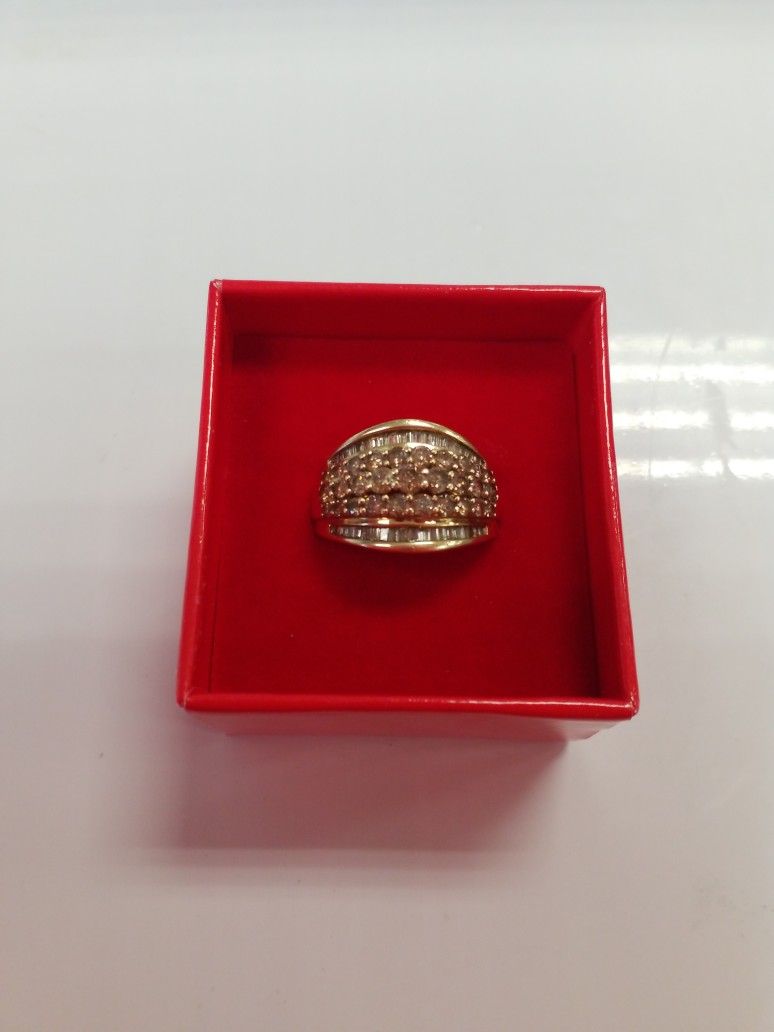 10k Gold Ring 6.3g