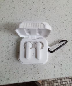 Phunkeetree solar or type C charging earbuds like new