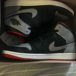Jordan 1 Mids size 10