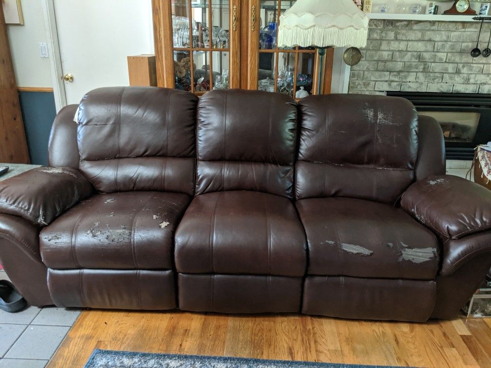 Power recliner couch non smoking FREE