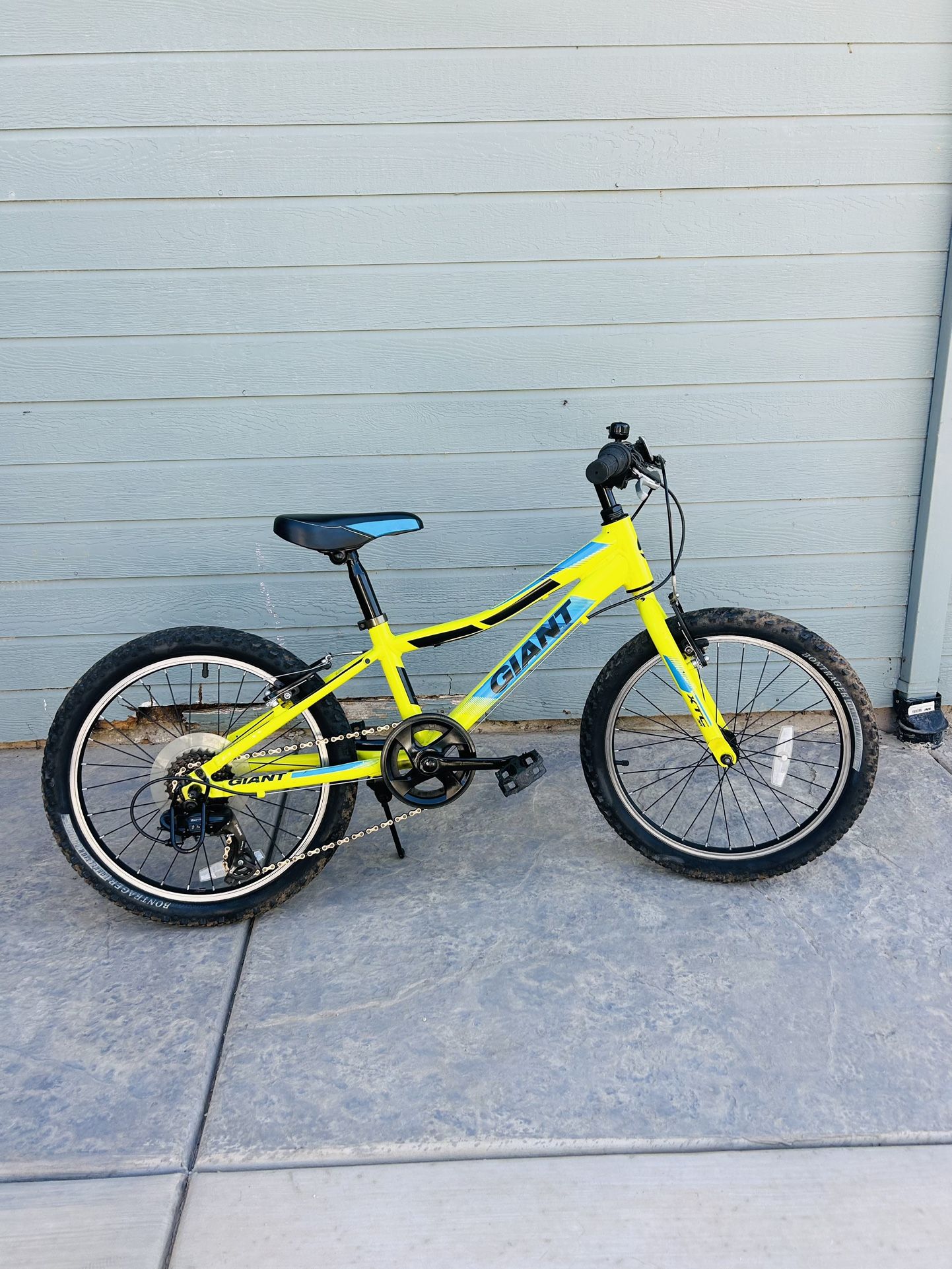 GIANT XTC KIDS MOUNTAIN BIKE 20” Wheels