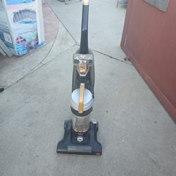 Bissell Vacuum Cleaner Works Great 