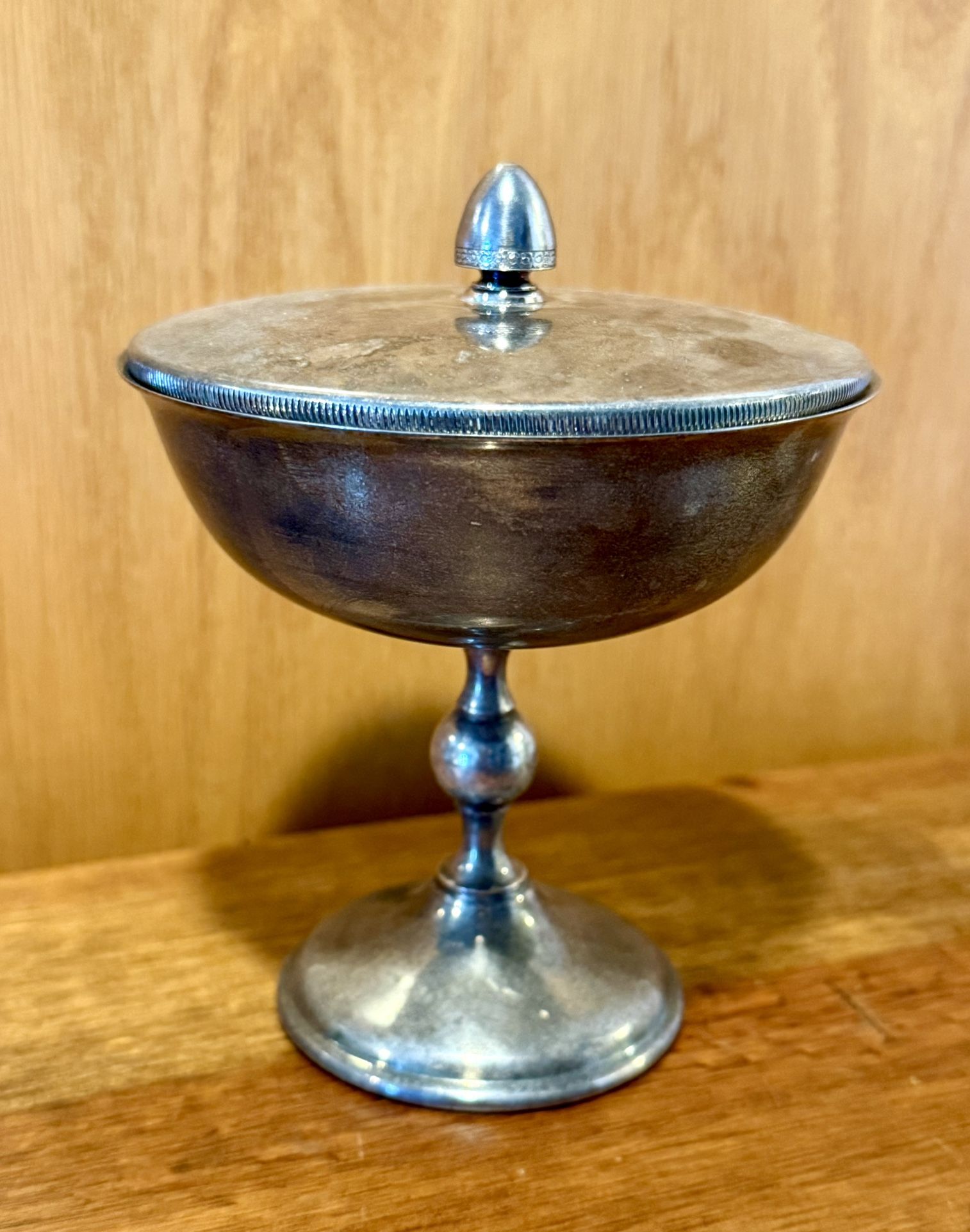 William Adams Italy Pedestal Lidded Candy Nut Dish Vanity Storage Silver Plated