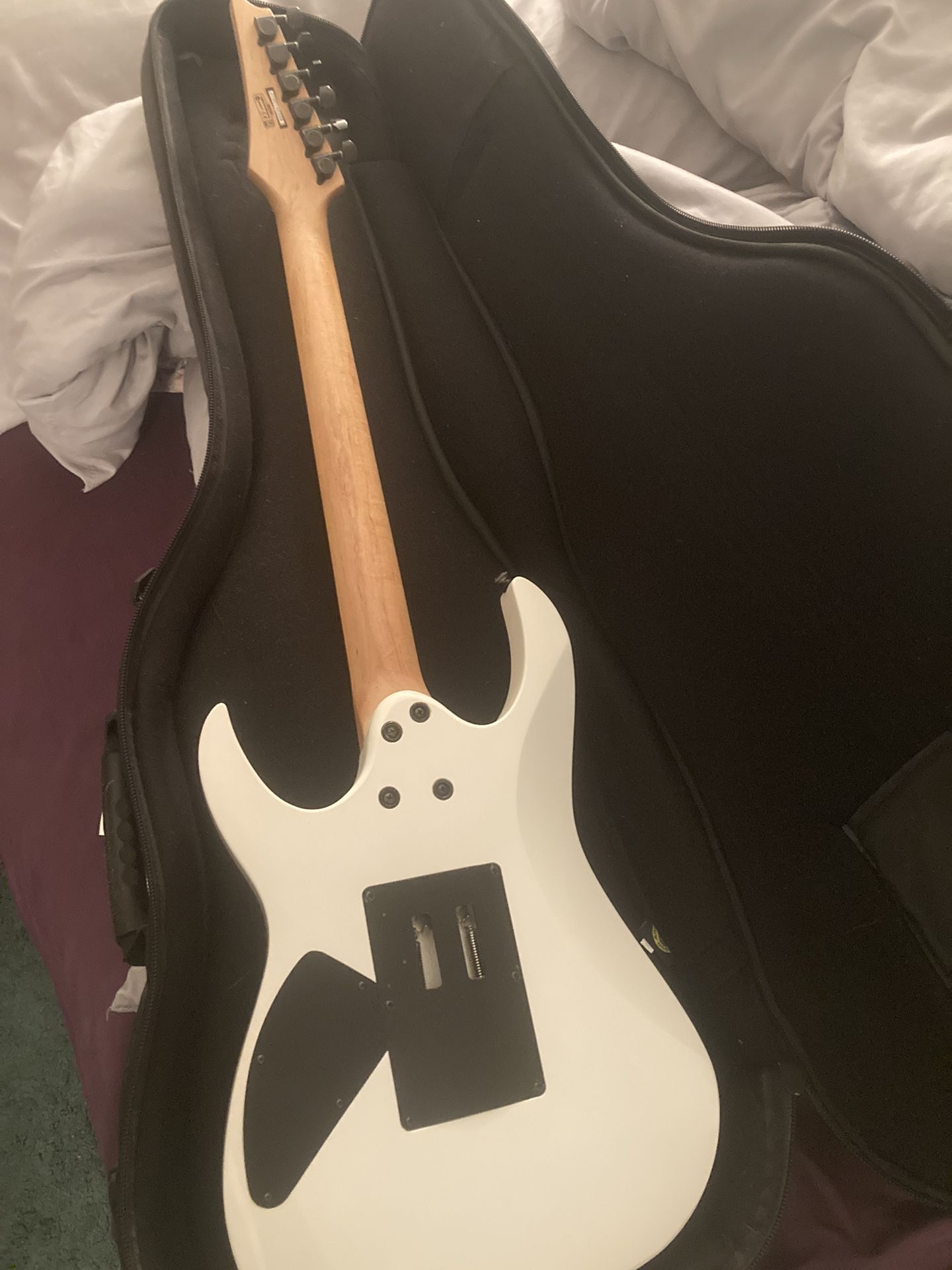 Gio Ibanez Electric Guitar