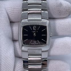 GUCCI men’s SS Watch 8500M Square Case Black Dial Date 35mm YA085304 refurbished. Condition is "Seller refurbished". New battery, case back seal, poli