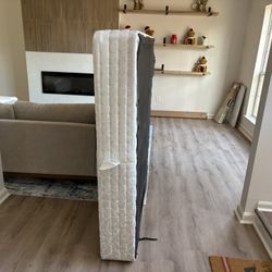 9in Queen Box Spring 
