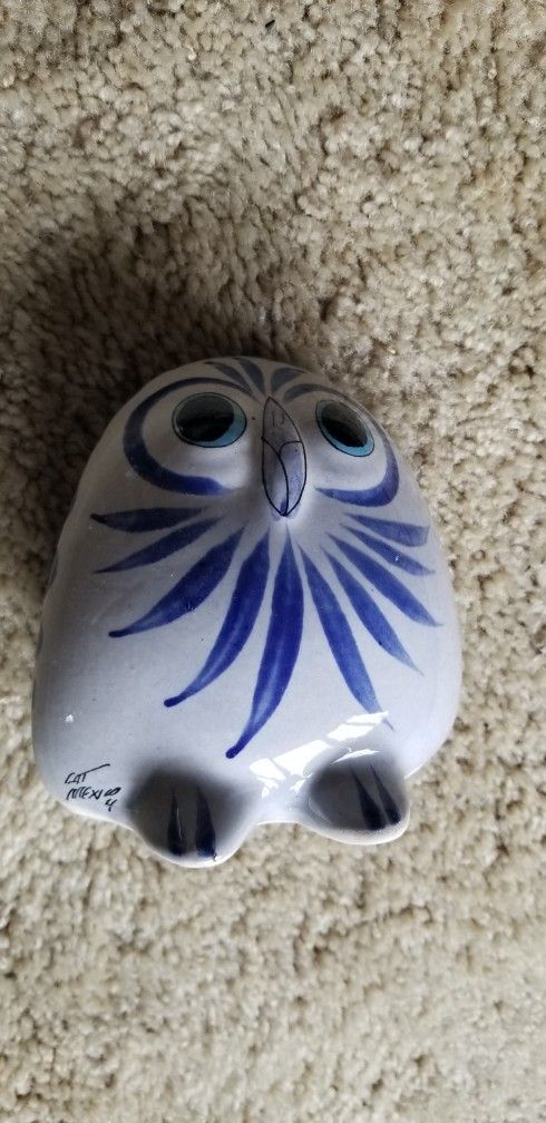 TONALA MEXICO POTTERY OWL HAND PAINTED BIG EYES
Handmade