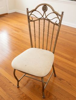 Glass round table with four chairs