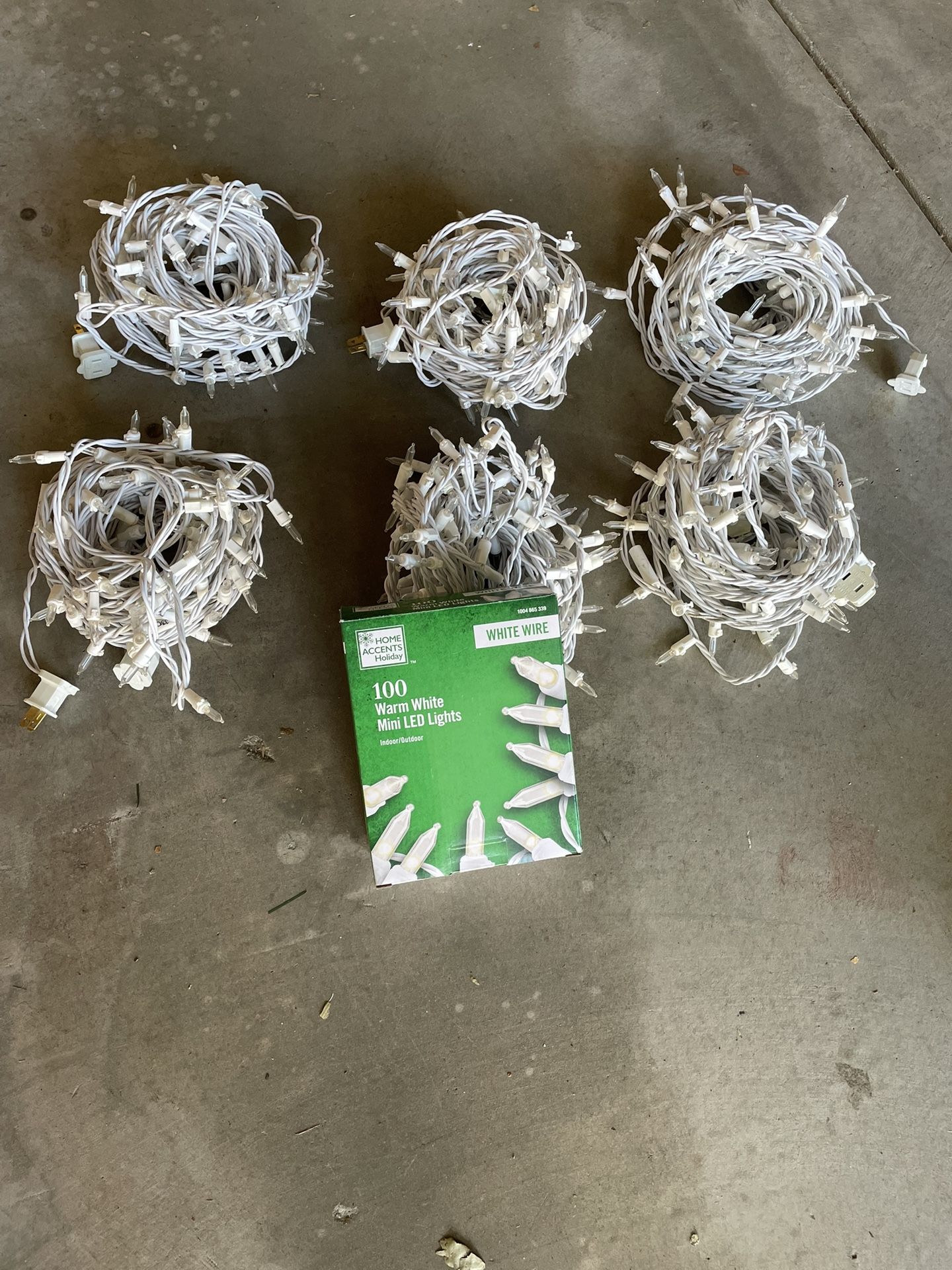 LED Christmas Lights (6 Strands Of 100)
