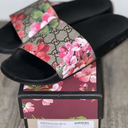 GUCCI Slides Like New