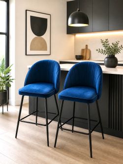 2 like New Velvet Stools / 2 Bancos nuevos en terciopelo