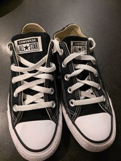 Converse Tennis Shoes