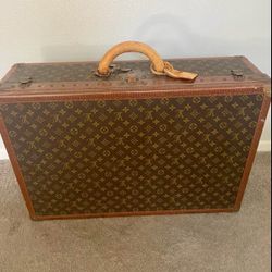 Hard Large Louis Vuitton Suit Case