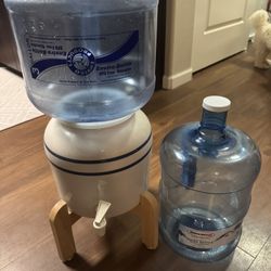Jar dispenser with stand Plus Two 3 Gallon Bottle