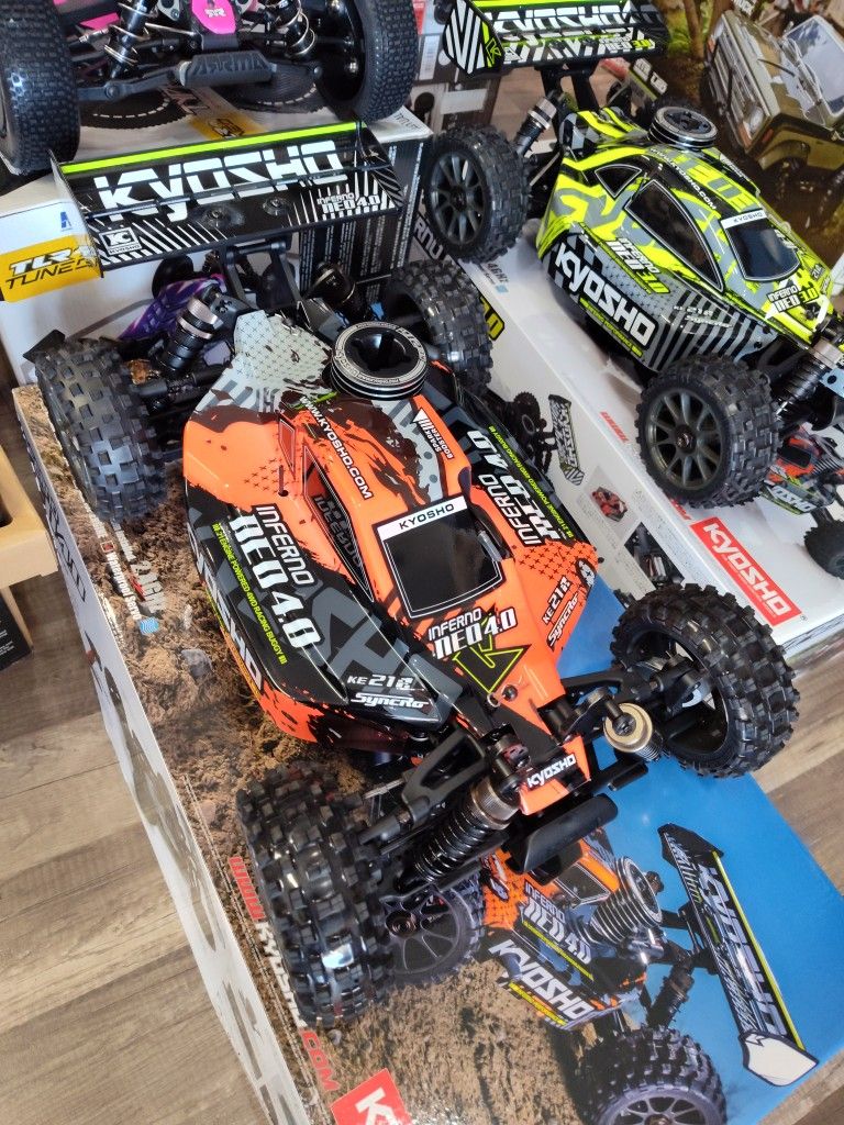 RC Nitro Buggy Kyosho Inferno 4.0 RC Nitro Buggy Brand New