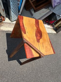 Custom epoxy live resin table