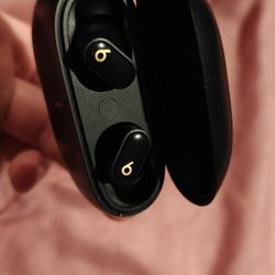 Apple Beats Studio Buds + - True Wireless Noise Cancelling Earbuds - Black Gold