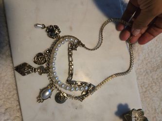 Guess necklace