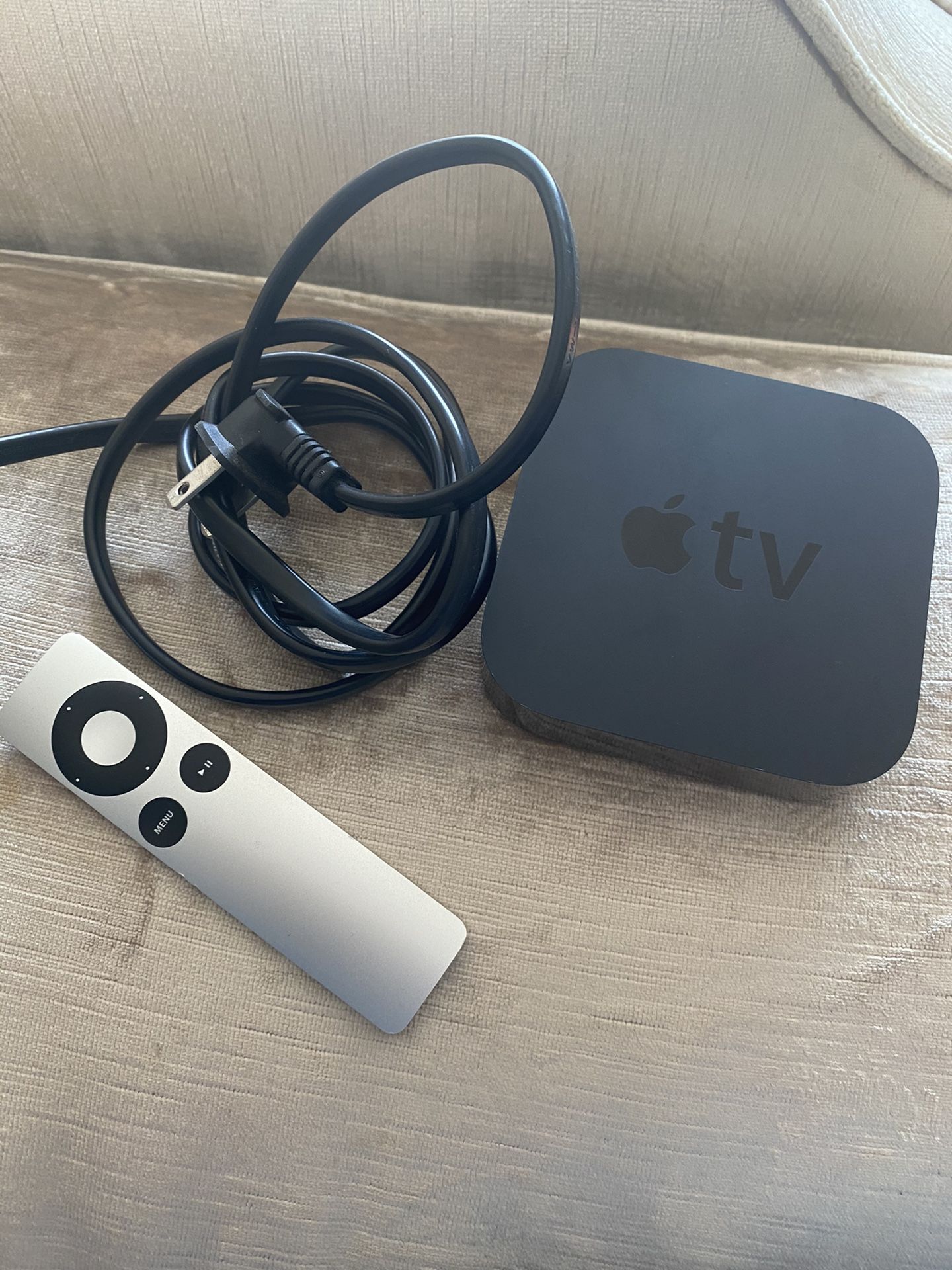 3rd gen Apple TV with Remote